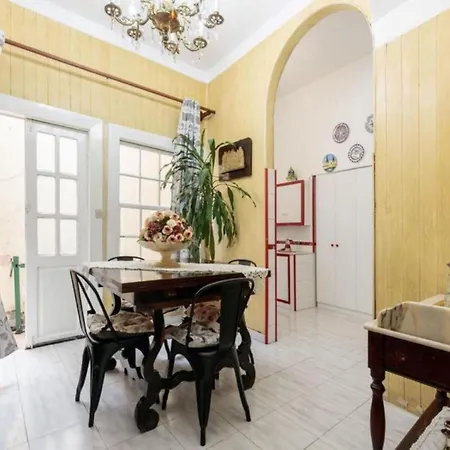 Emblematic House In Lodge